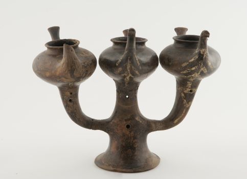 Vai alla pagina Tomba X, Albate