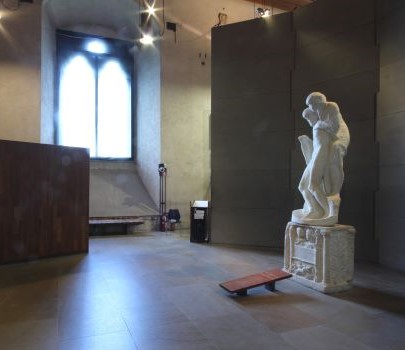 La Sala degli Scarlioni con la Pietà Rondanini, nell\'allestimento dei BBPR